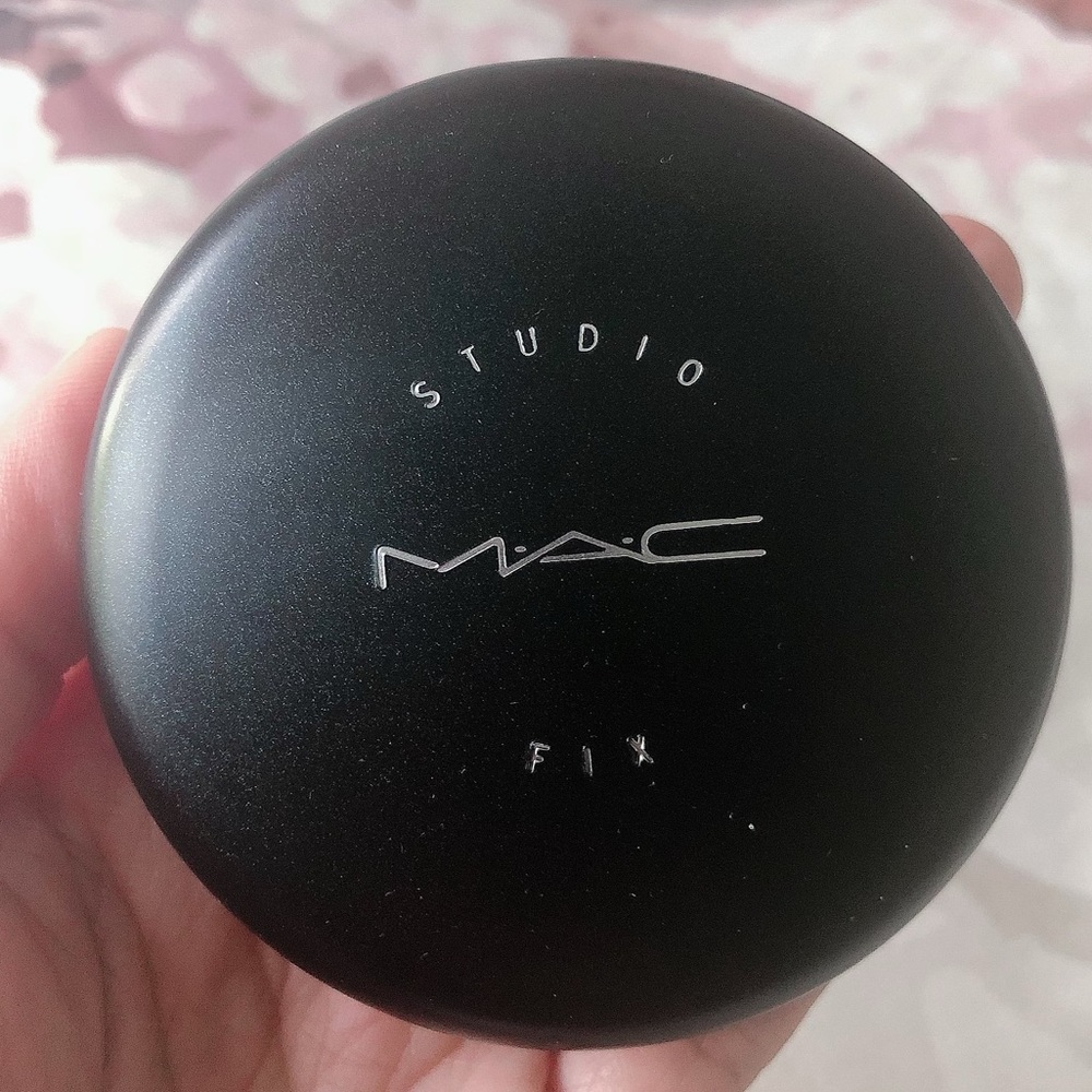 MAC studio fix powder plus foundation- NC42